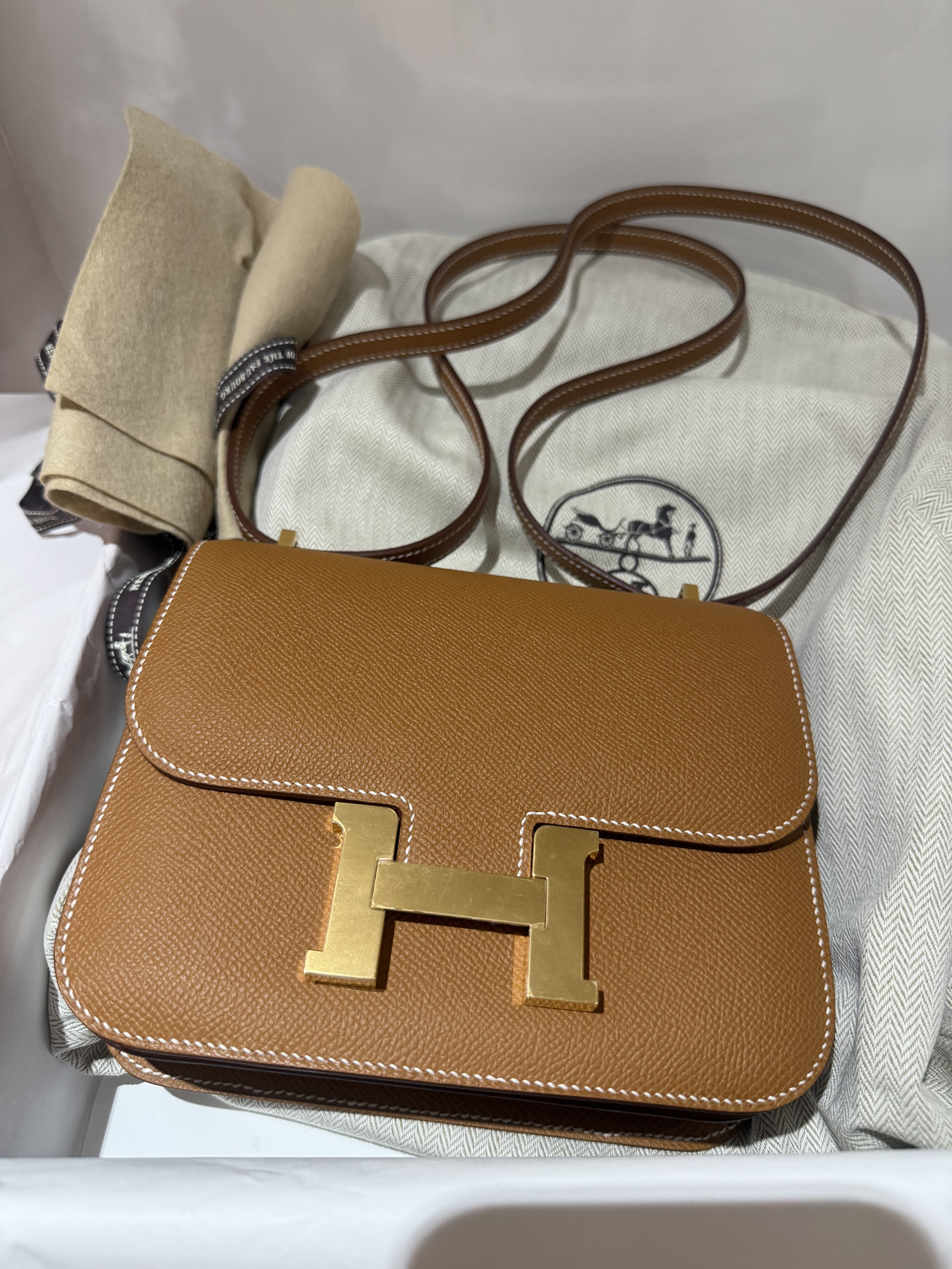 Hermes Constance 18 gold epsom with gold hardware